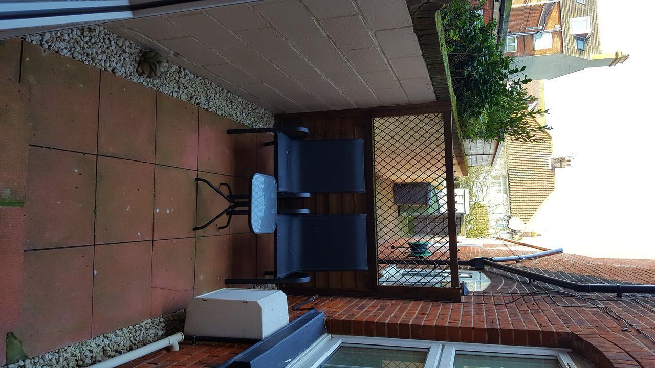 Cromer House Panzió Kültér fotó